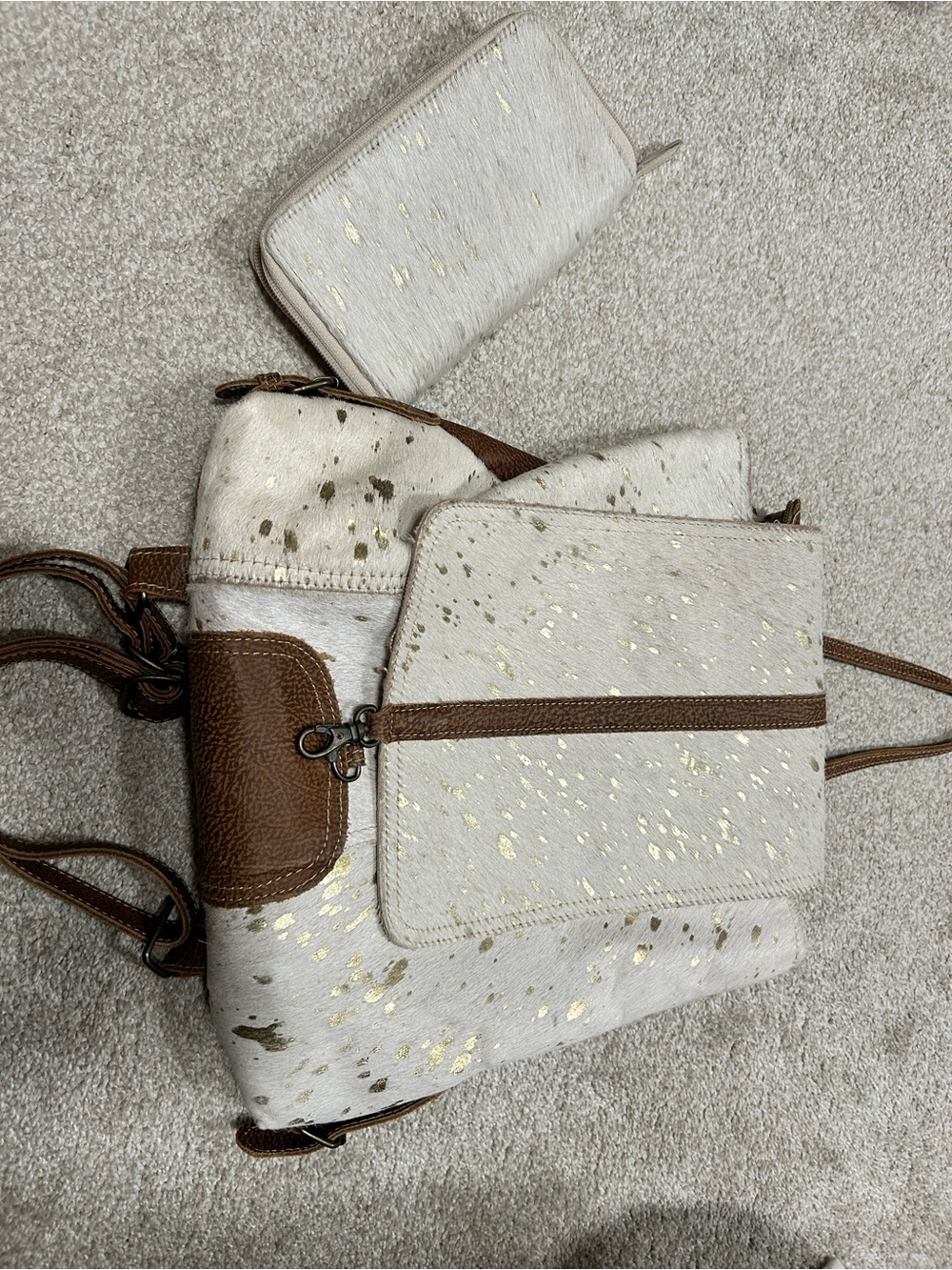 White and Gold Speckled Crossbody Bag with Brown Trim